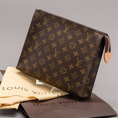 louis vuitton toiletry pouch 26 real vs fake|Louis Vuitton monogram toiletry bag.